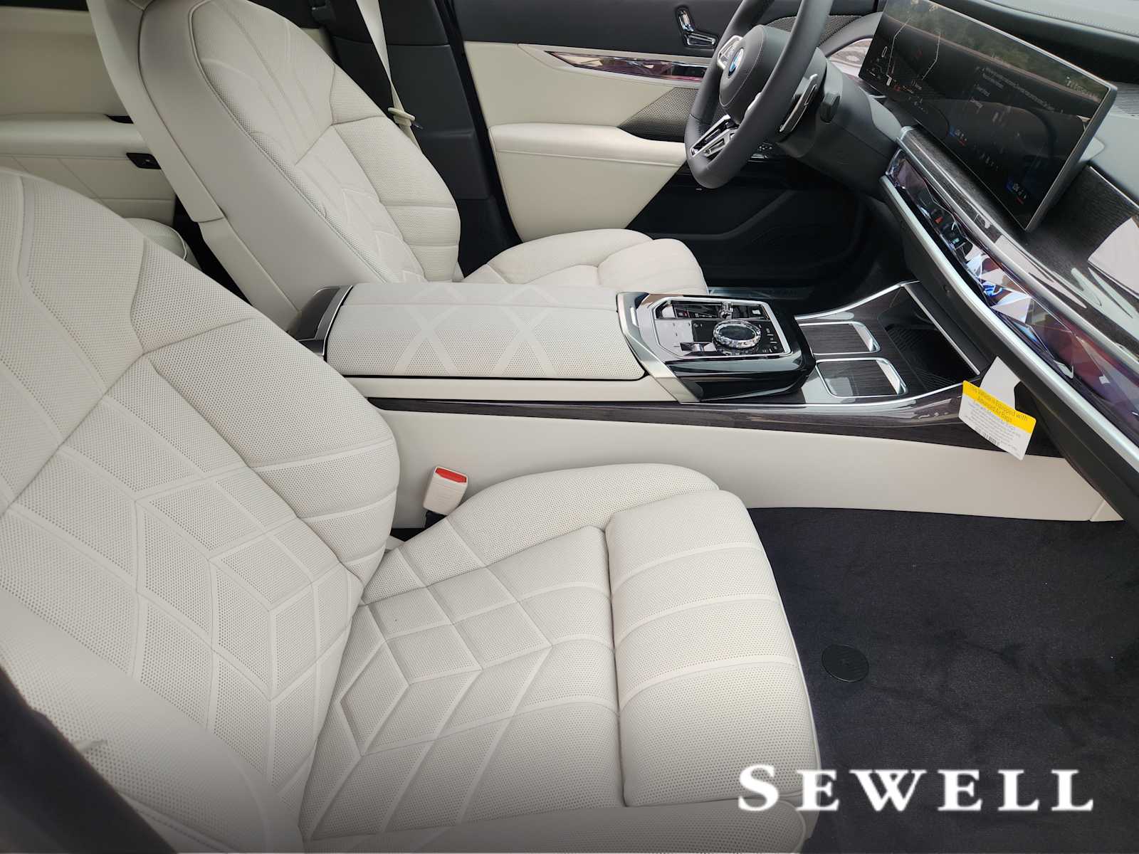 New 2026 Black Sapphire Metallic BMW 740i image 5