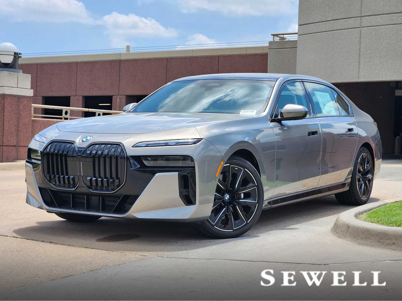 2026 BMW 740i 740i