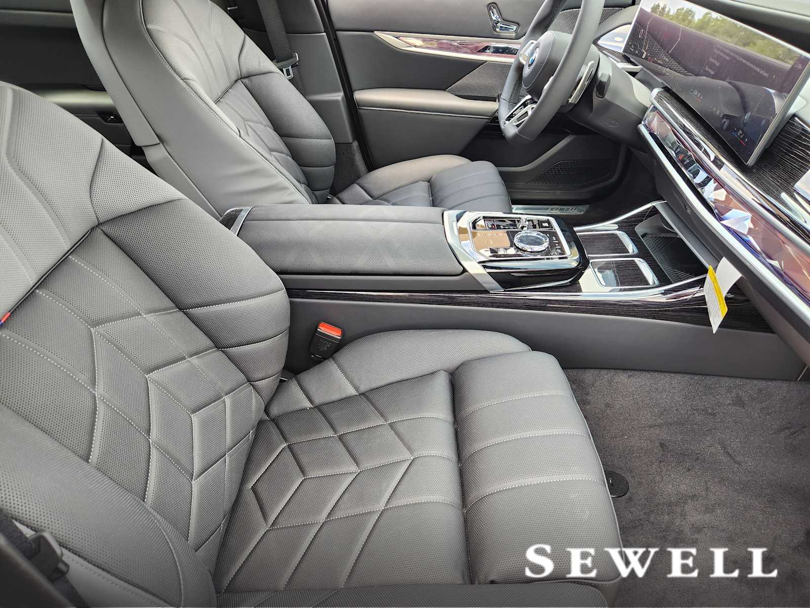 New 2026 Oxide Grey Metallic BMW 740i image 5
