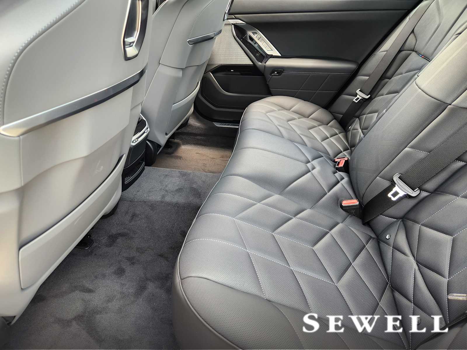 New 2026 Oxide Grey Metallic BMW 740i image 7