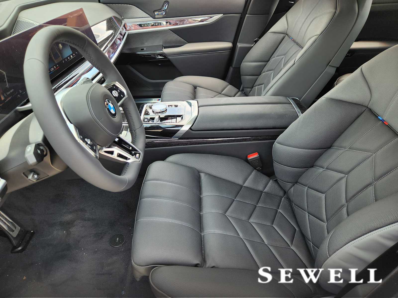 New 2026 Oxide Grey Metallic BMW 740i image 4