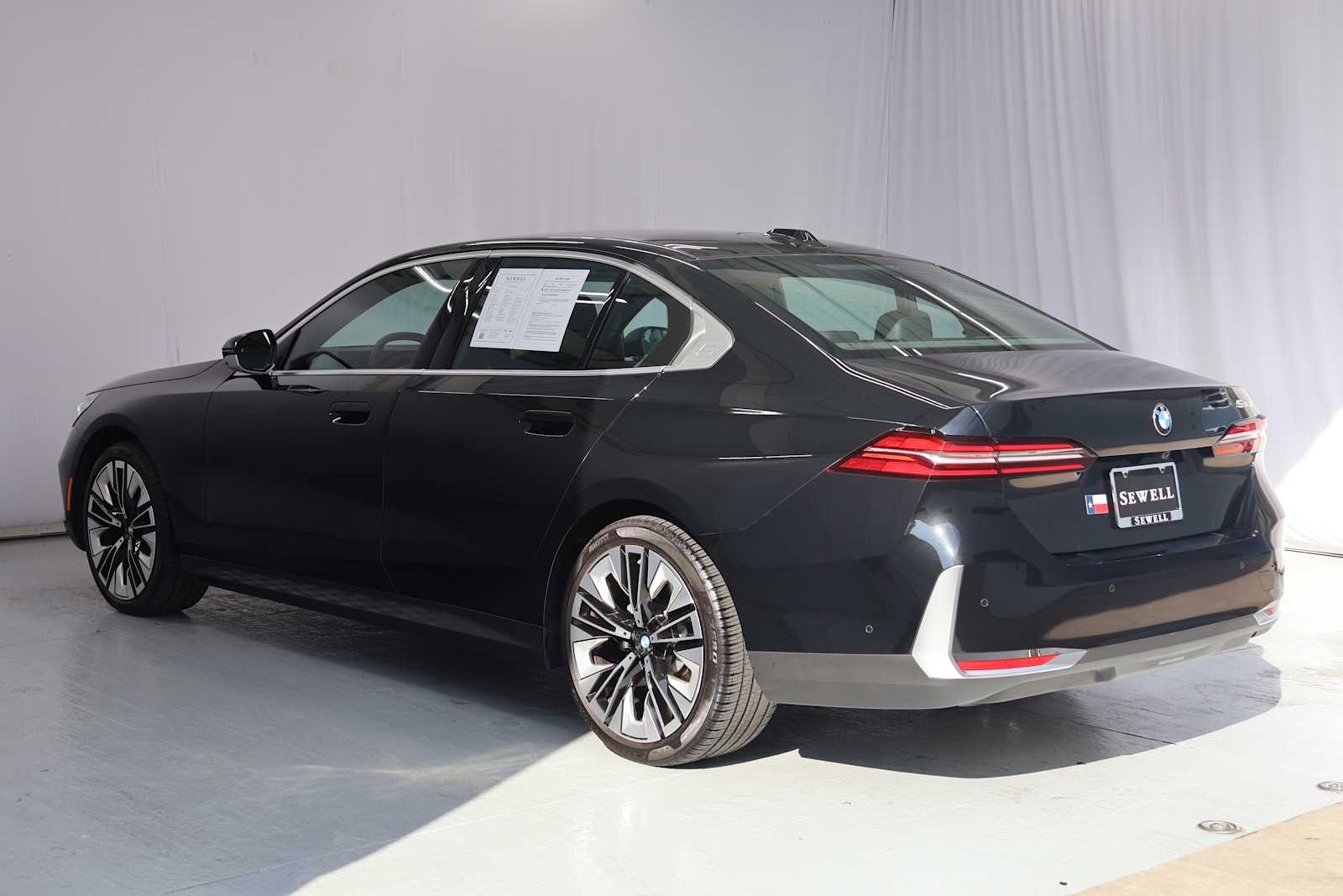 Certified Used 2026 Black Sapphire Metallic BMW 530i image 5