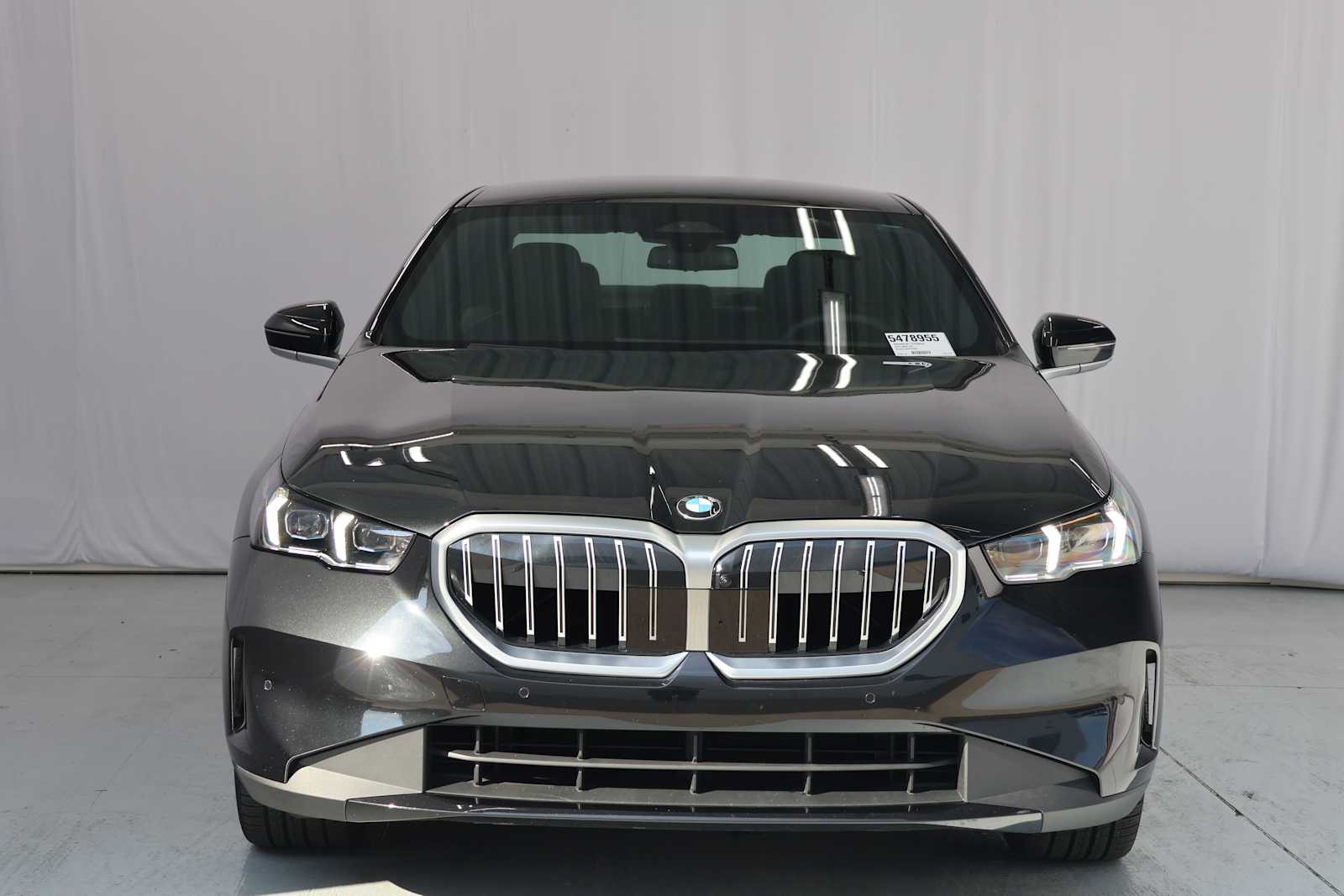 Certified Used 2026 Black Sapphire Metallic BMW 530i image 2