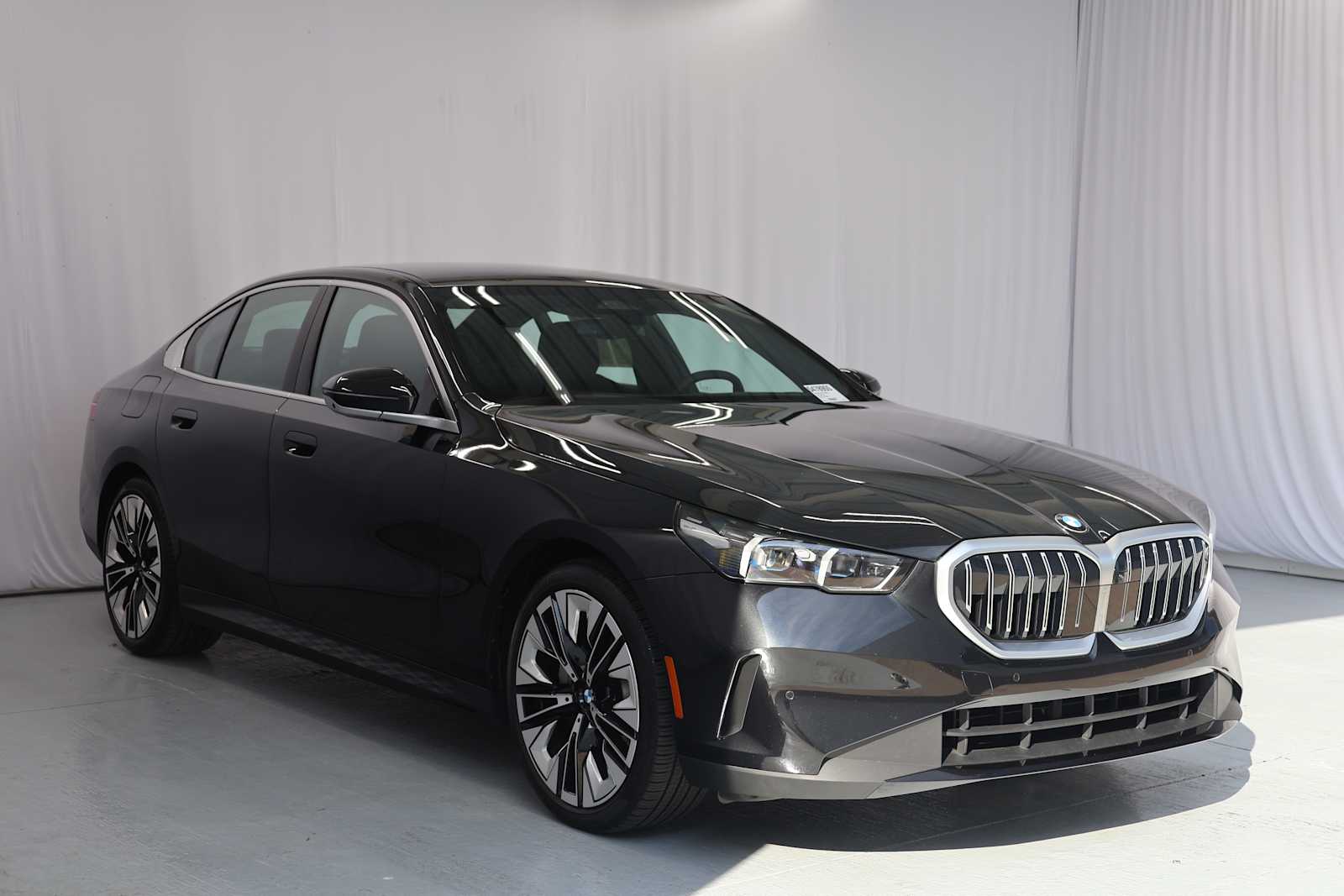 Certified Used 2026 Black Sapphire Metallic BMW 530i image 3