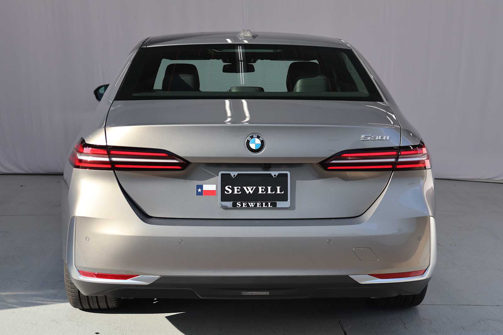 Certified Used 2026 Oxide Grey Met BMW 530i image 6