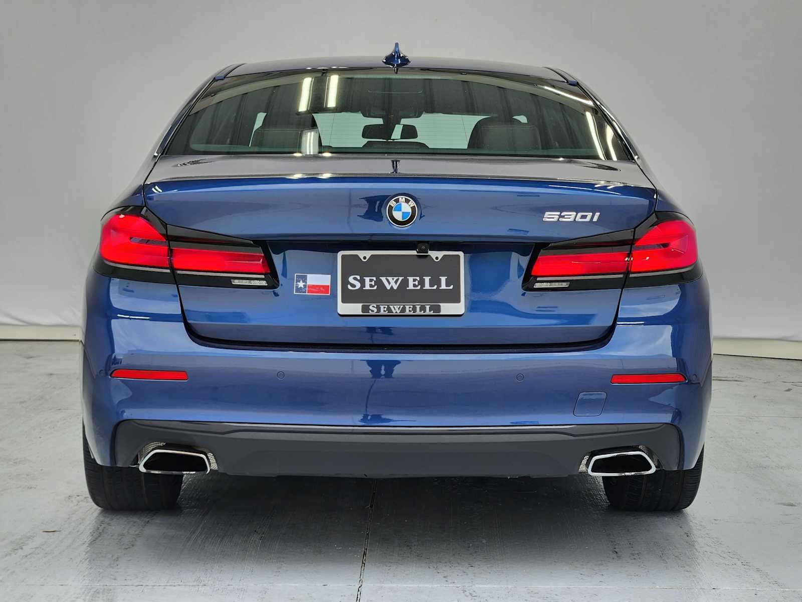 Used 2021 Phytonic Blue Metallic BMW 530i image 7