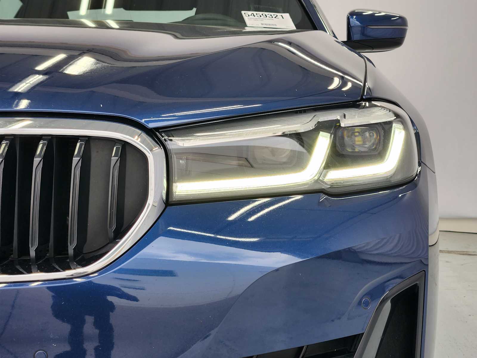 Used 2021 Phytonic Blue Metallic BMW 530i image 9