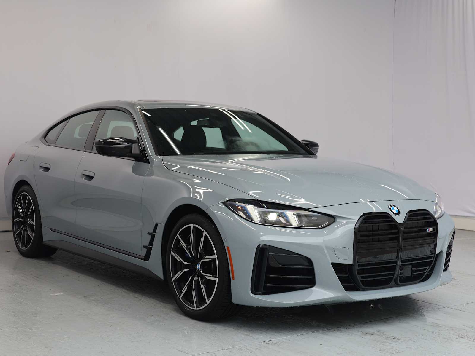 Used 2026 Brooklyn Grey Metallic BMW M440i image 5