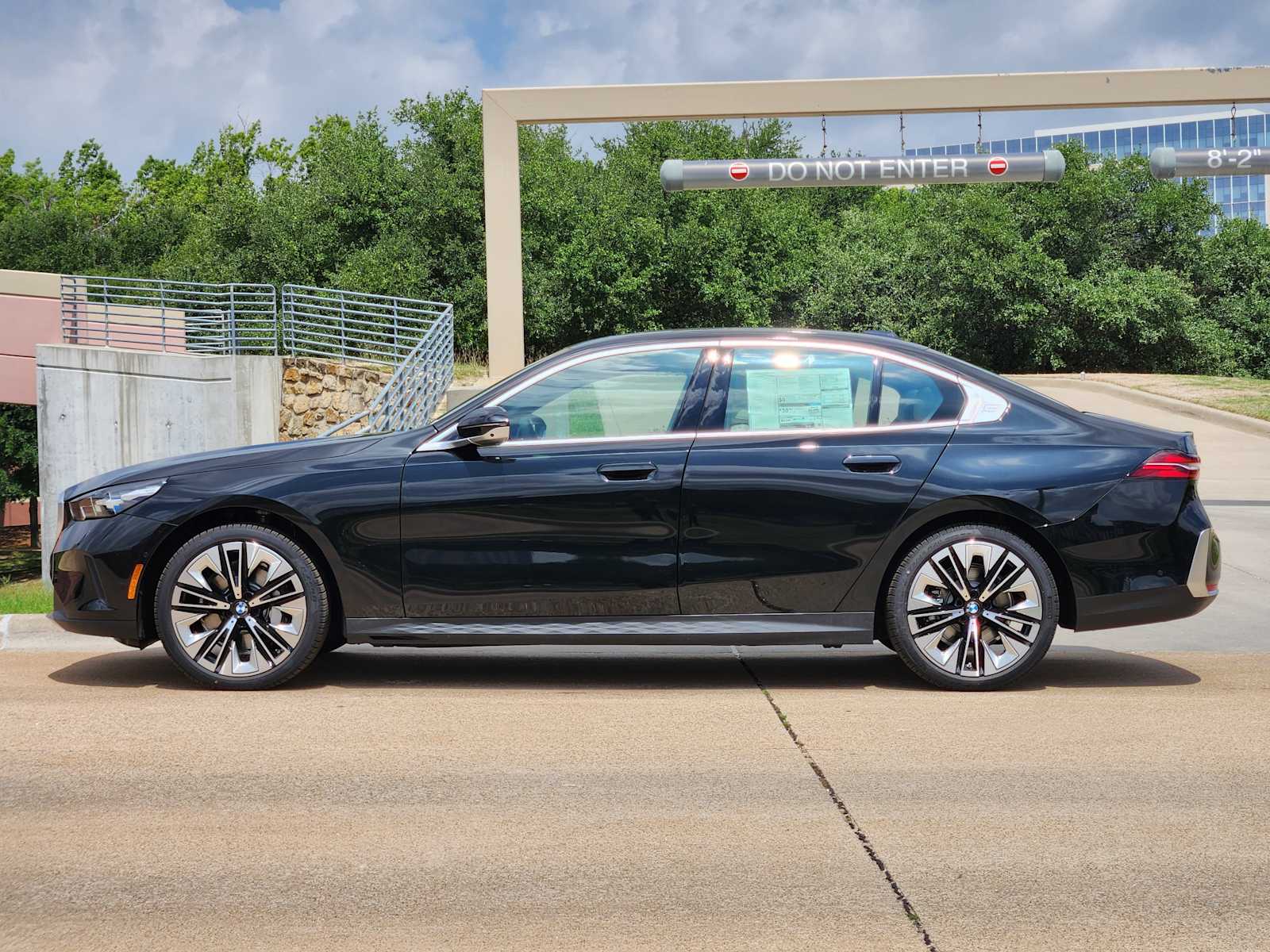 New 2026 Black Sapphire Metallic BMW 530i xDrive image 2