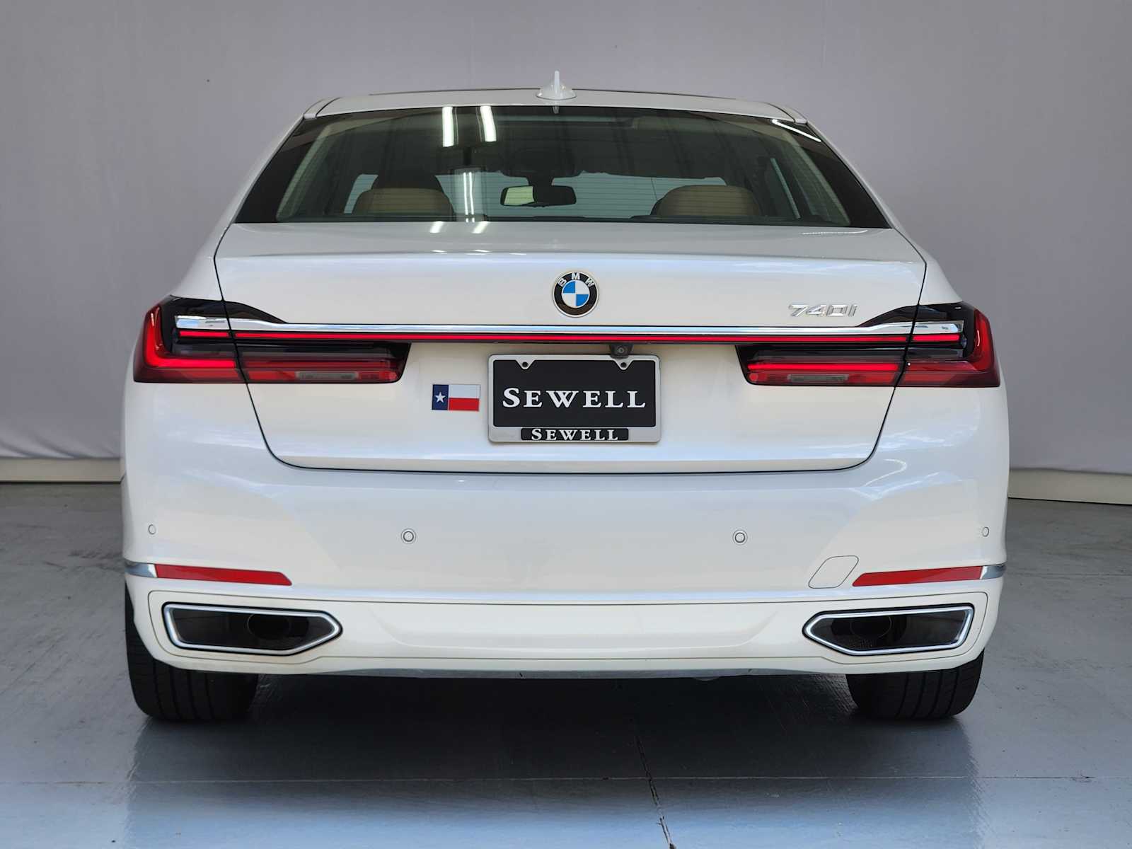Used 2022 Mineral White Metallic BMW 740i image 7