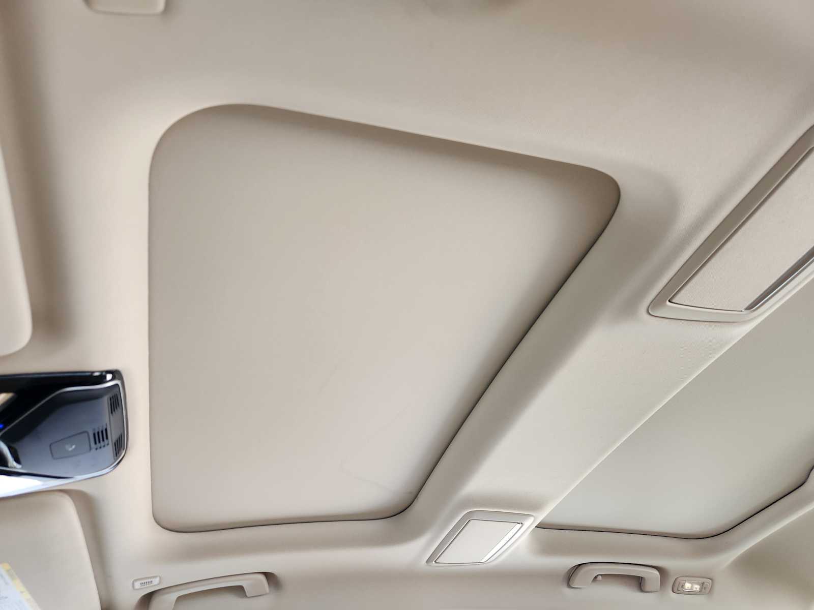 Used 2022 Mineral White Metallic BMW 740i image 16