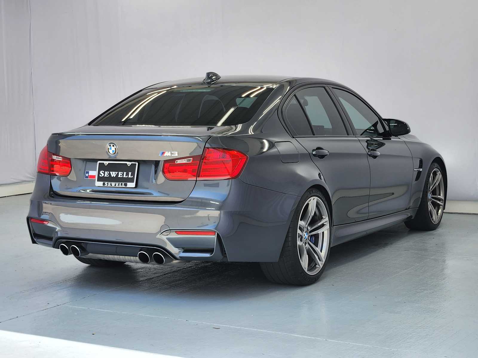 Used 2015 Mineral Gray Metallic BMW  image 4