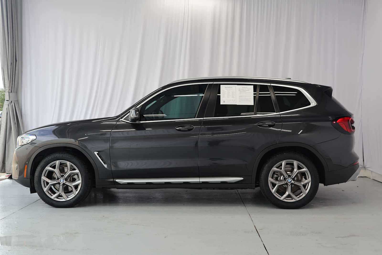 Used 2024 Dark Graphite Metallic BMW xDrive30i image 13