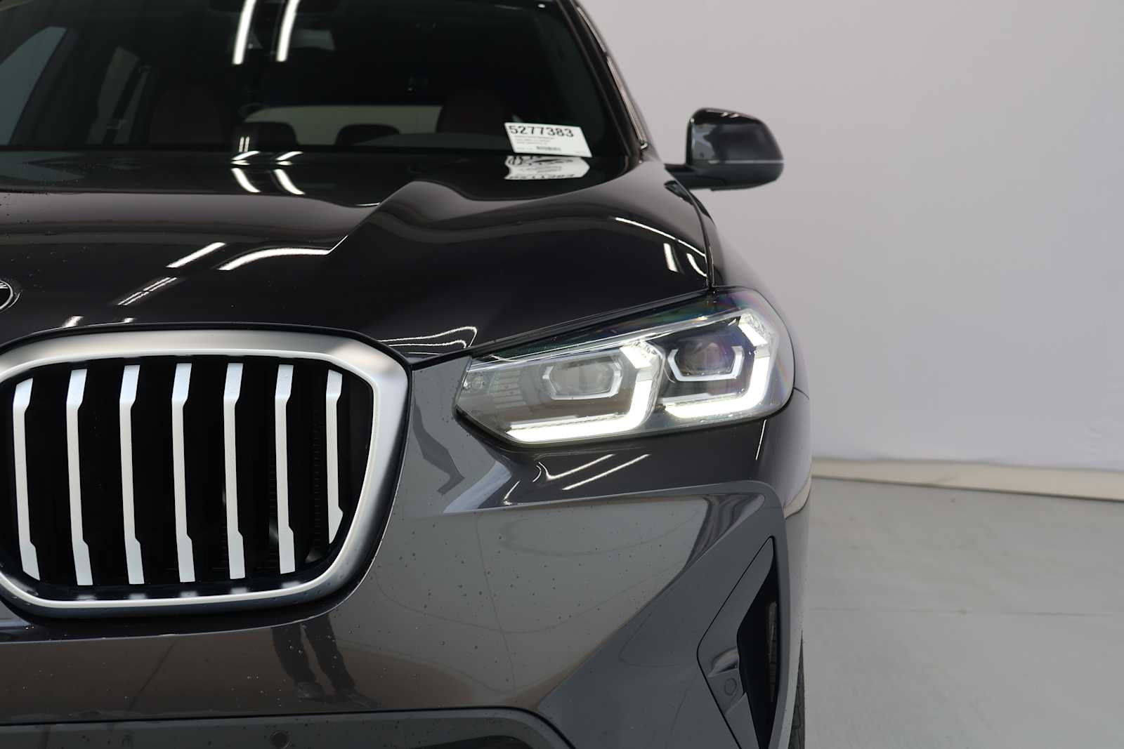 Used 2024 Dark Graphite Metallic BMW xDrive30i image 9