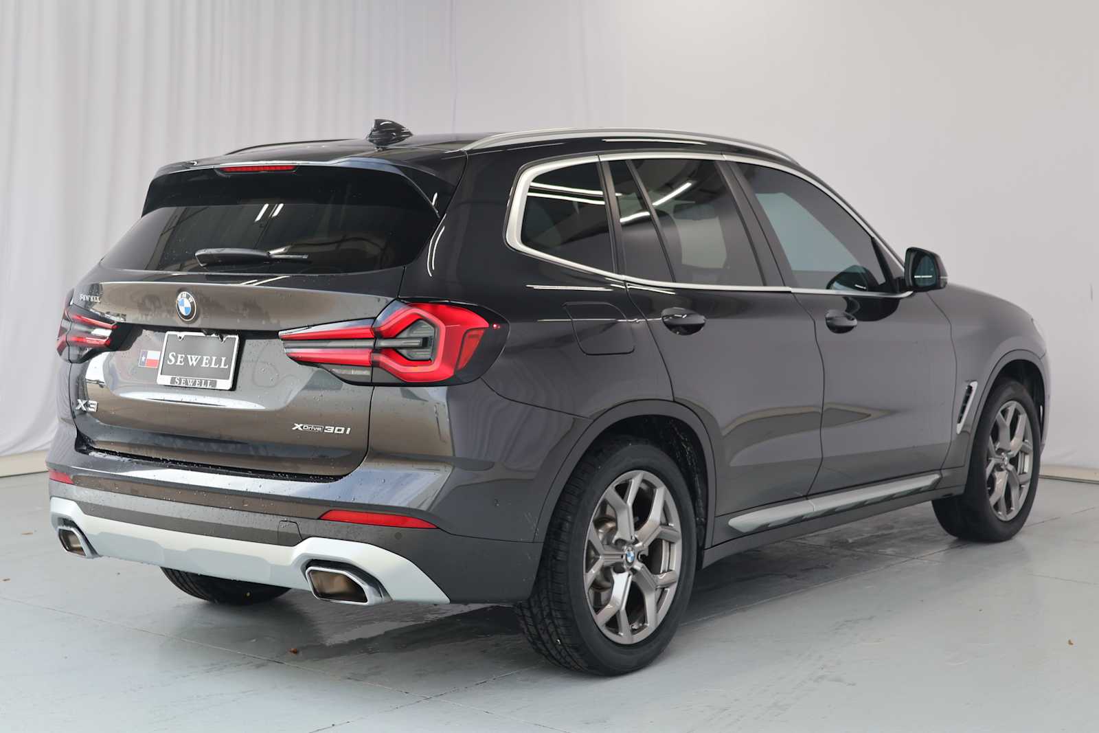 Used 2024 Dark Graphite Metallic BMW xDrive30i image 20