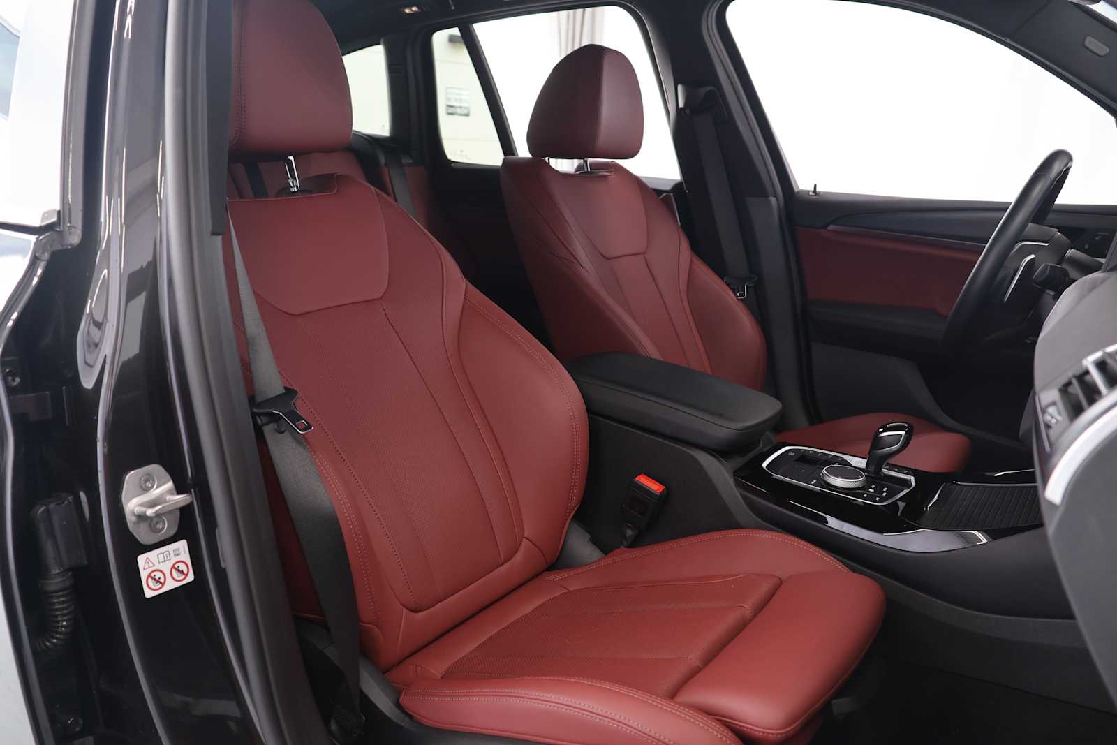 Used 2024 Dark Graphite Metallic BMW xDrive30i image 30