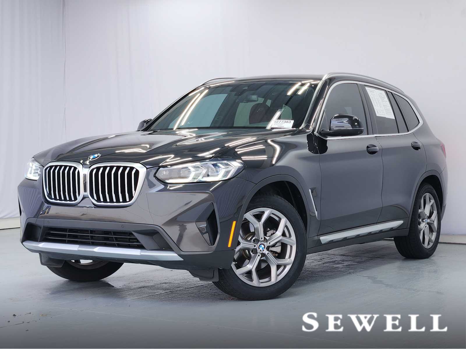 Used 2024 Dark Graphite Metallic BMW xDrive30i image 2