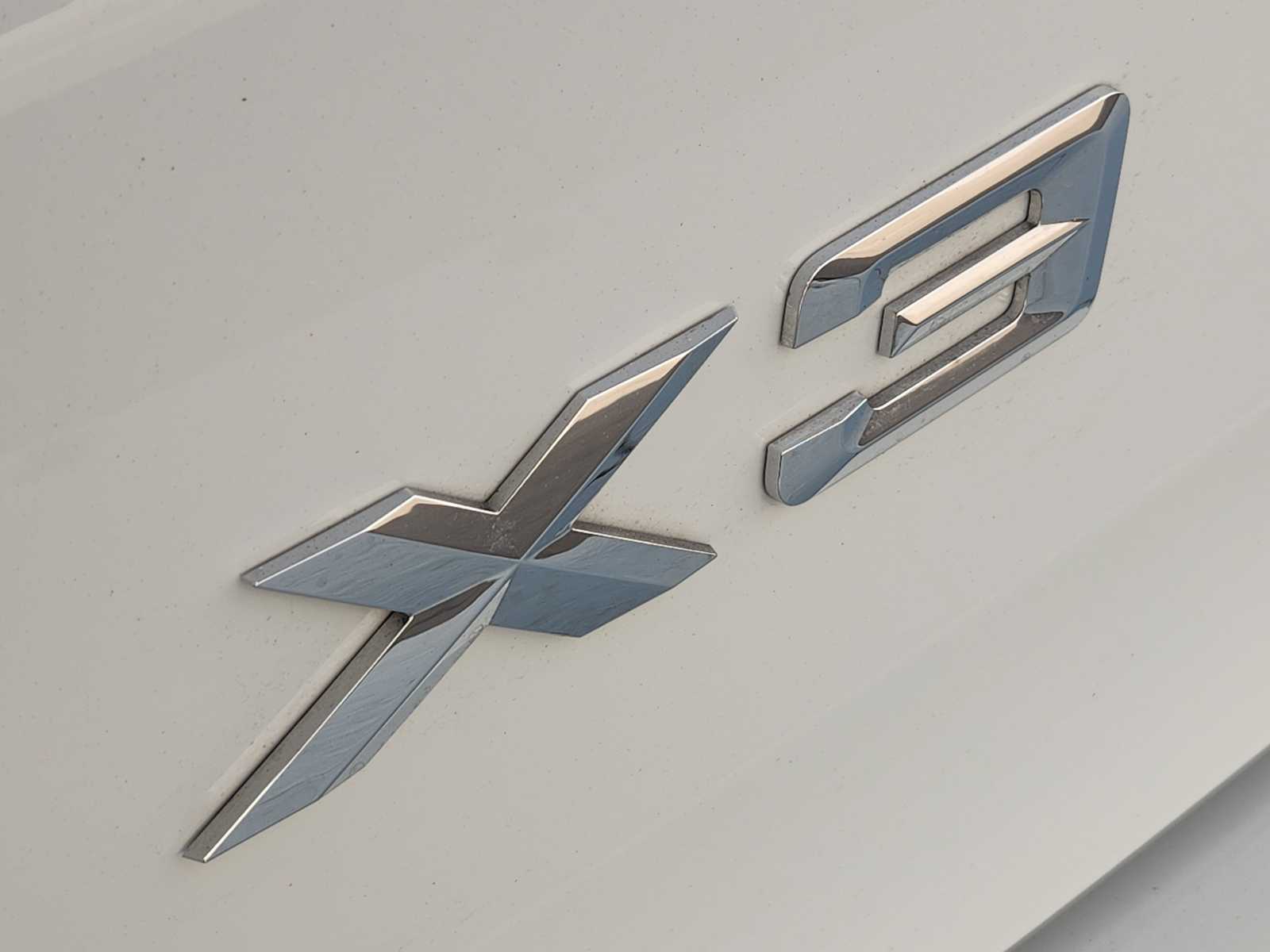 Used 2023 Alpine White BMW xDrive30i image 8