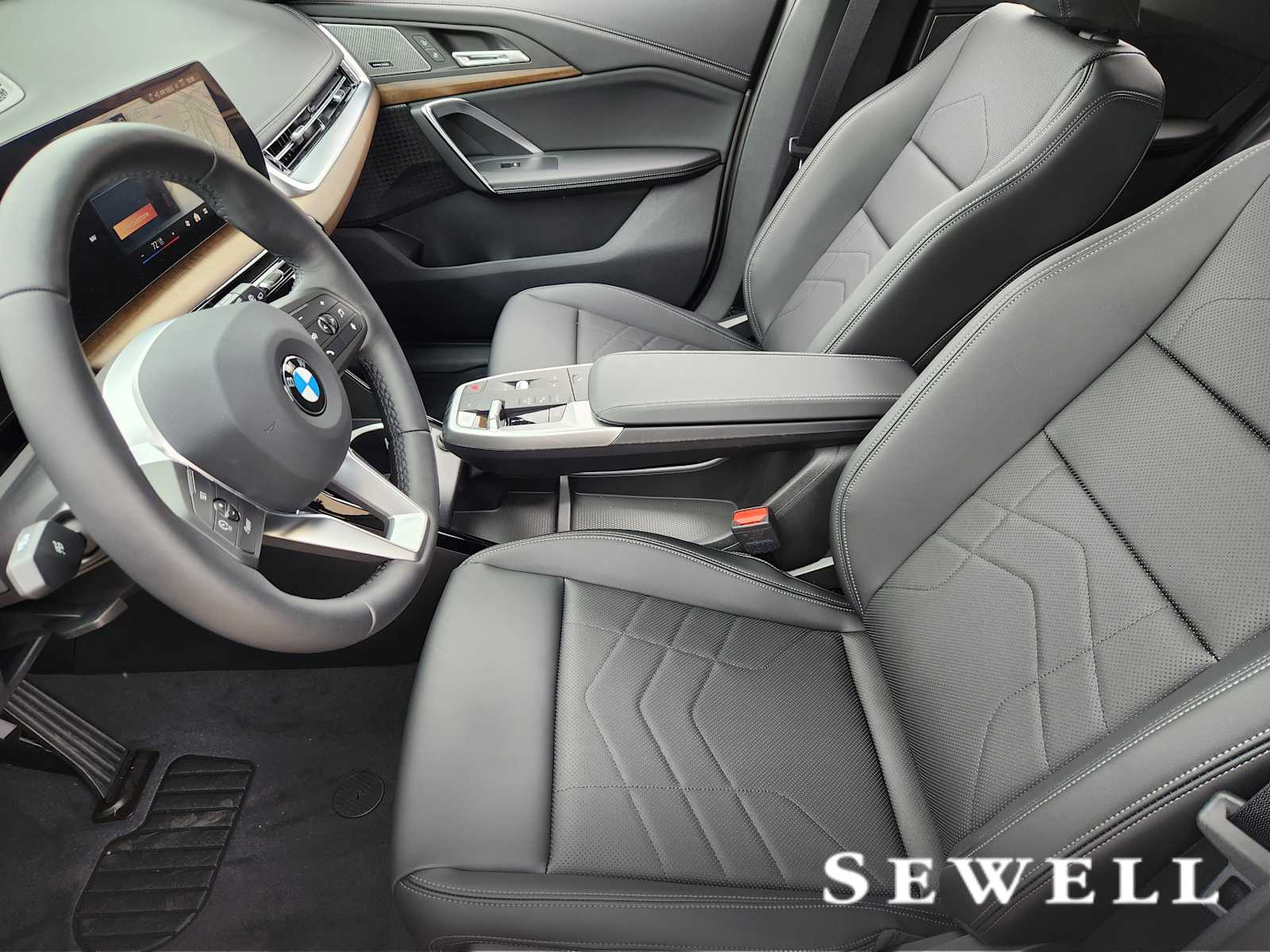 New 2026 Space Silver Metallic BMW xDrive28i image 4