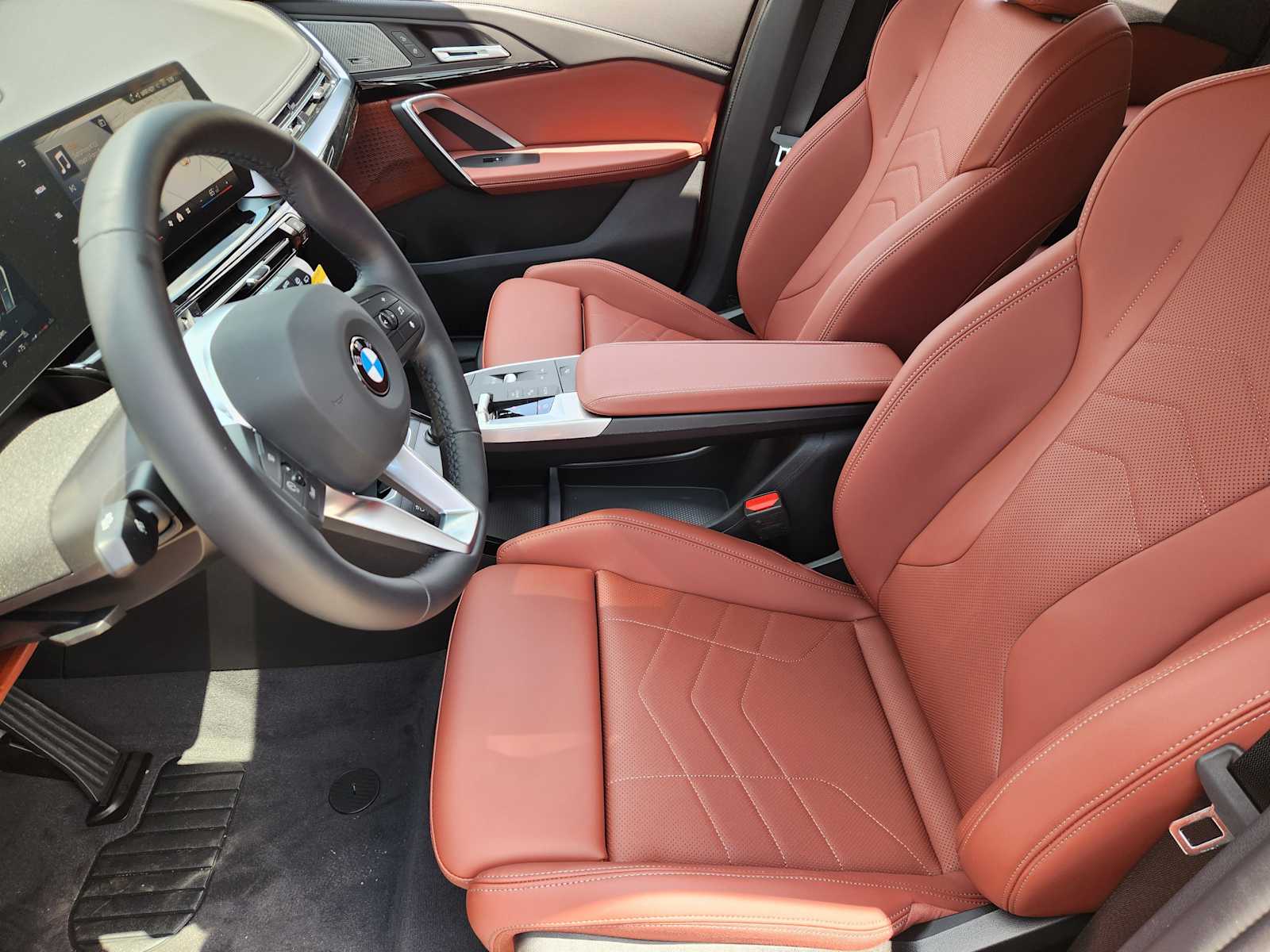 New 2026 Vegas Red Metallic BMW xDrive28i image 4