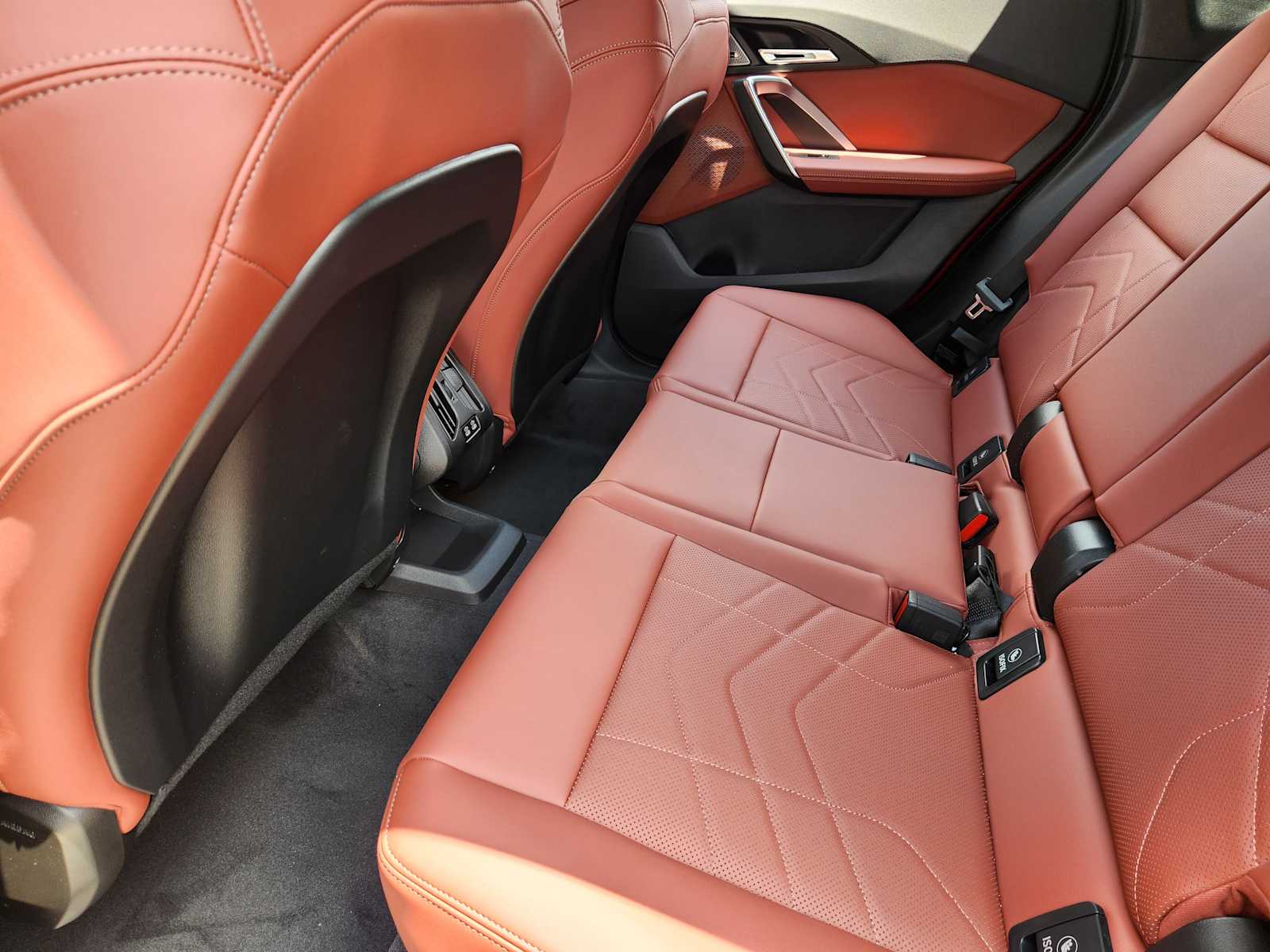 New 2026 Vegas Red Metallic BMW xDrive28i image 7