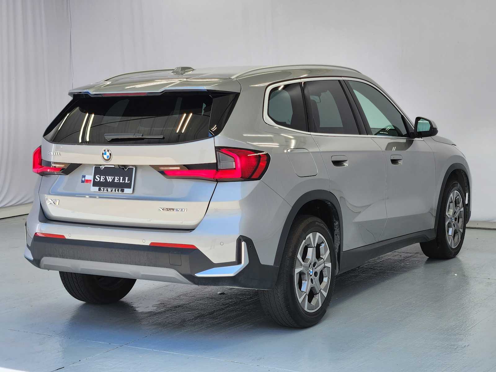 Certified Used 2023 Space Silver Metallic BMW xDrive28i image 8