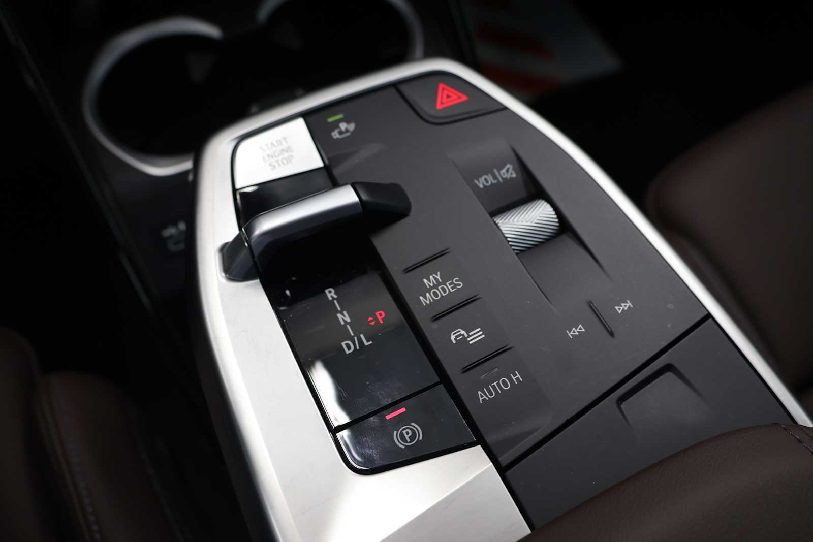 Used 2023 Mineral White Metallic BMW xDrive28i image 21
