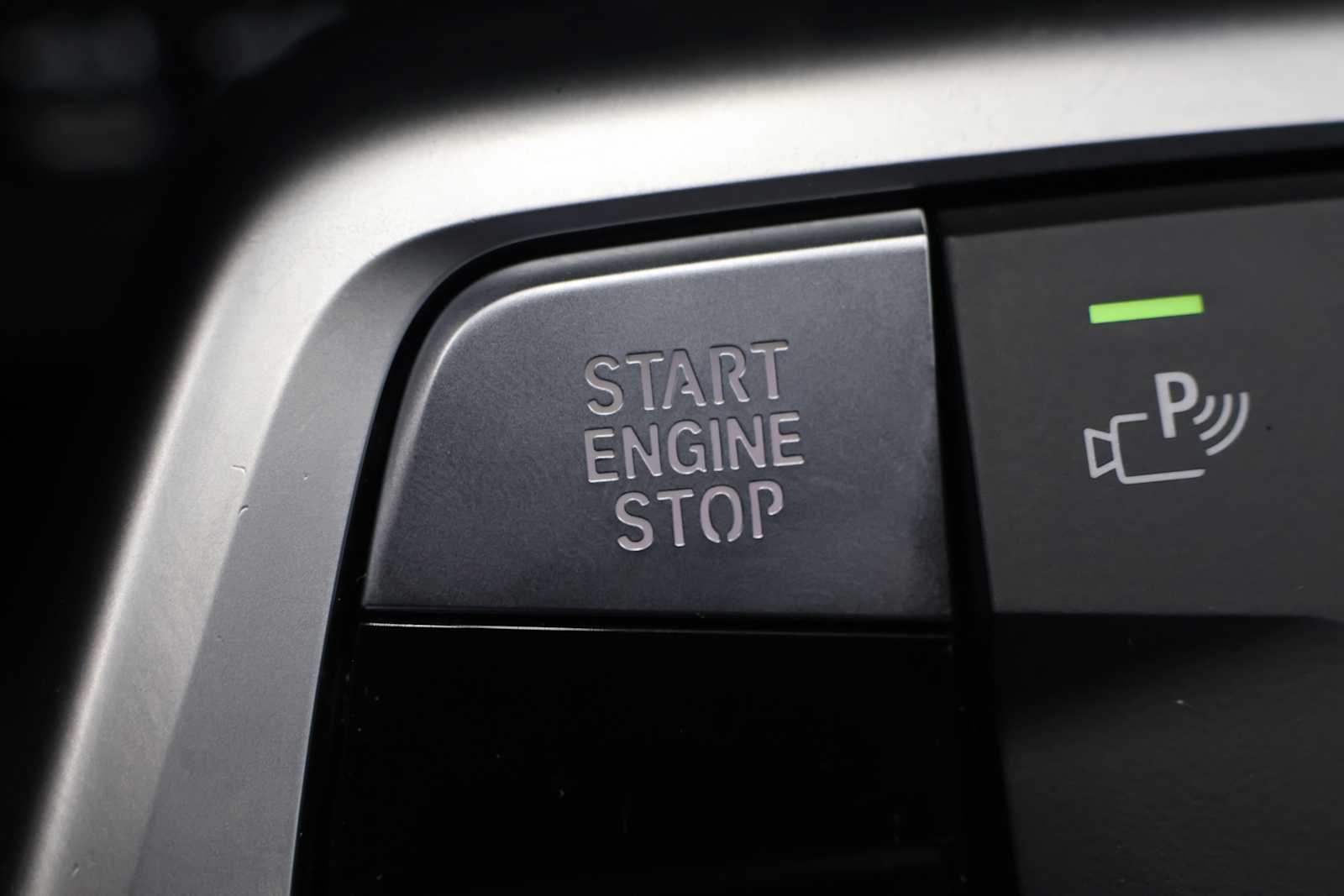 Used 2023 Mineral White Metallic BMW xDrive28i image 20