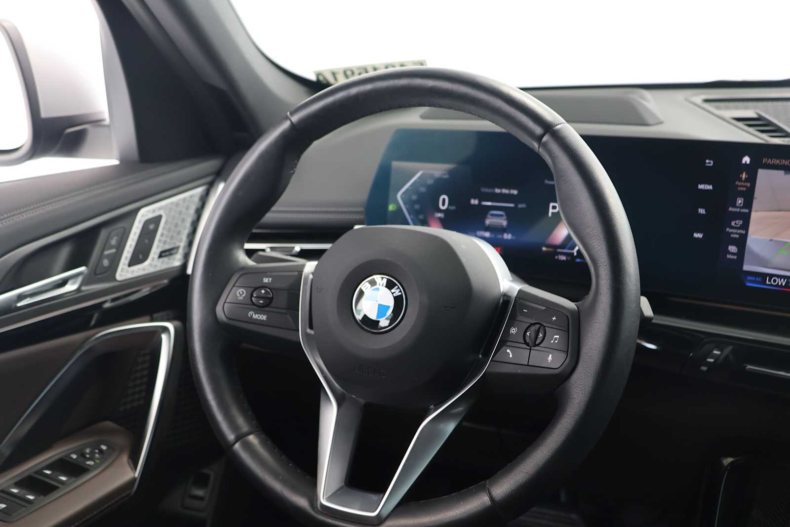 Used 2023 Mineral White Metallic BMW xDrive28i image 24
