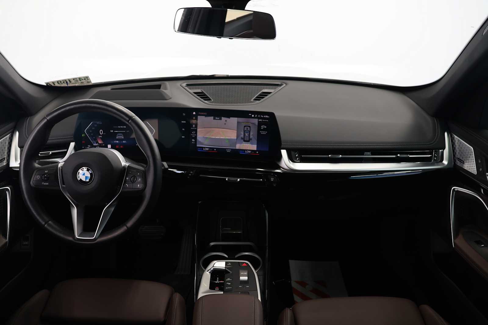 Used 2023 Mineral White Metallic BMW xDrive28i image 25