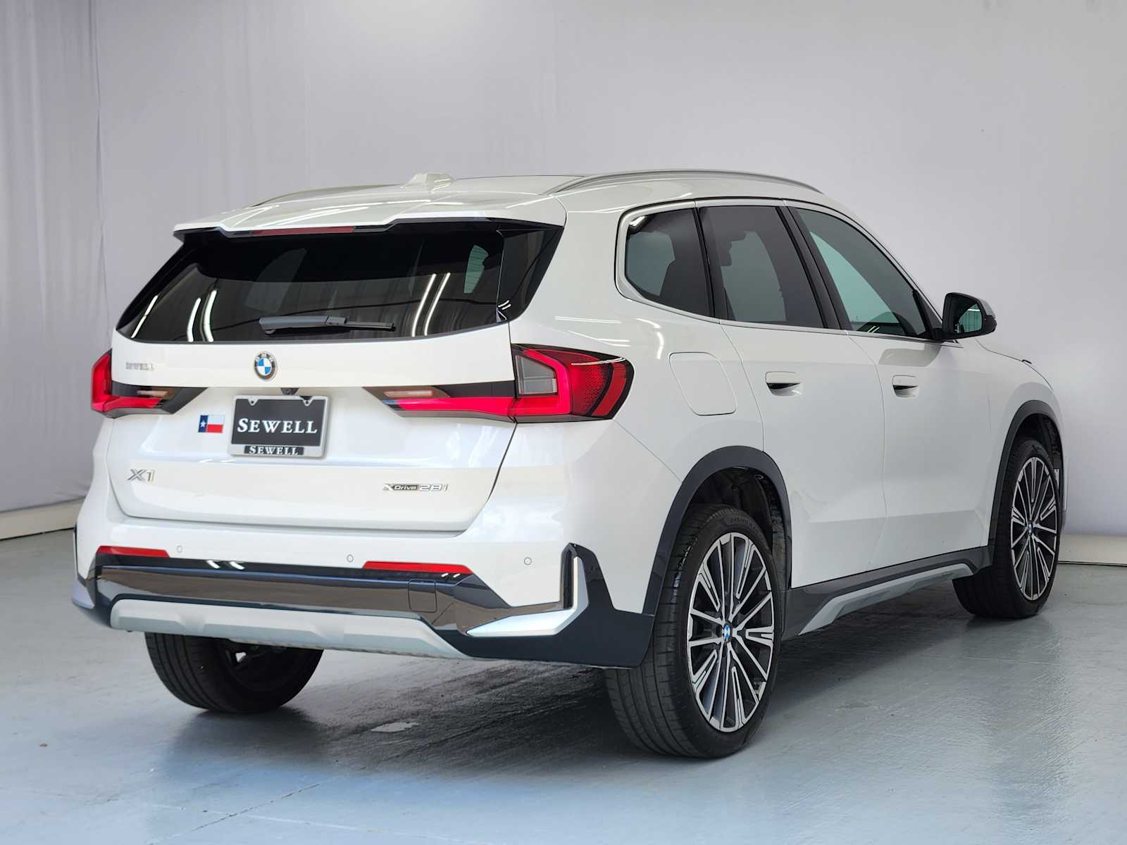 Certified Used 2024 Mineral White Metallic BMW xDrive28i image 8