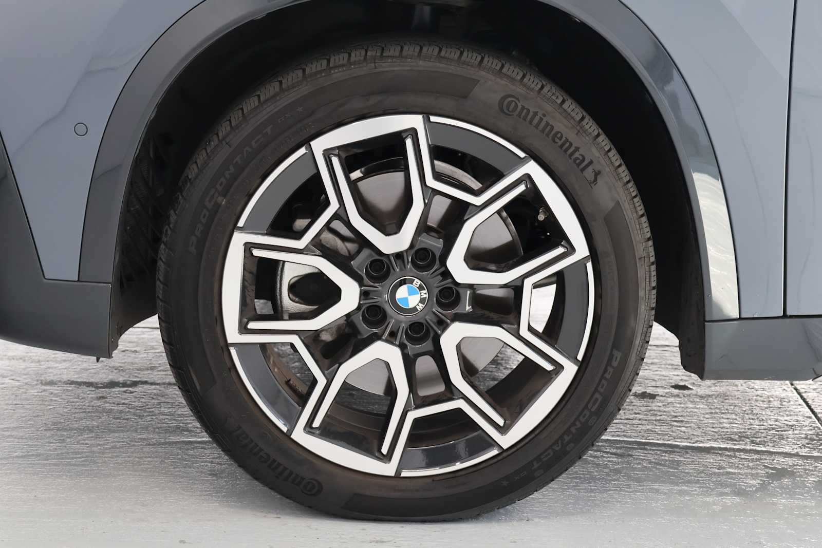 Used 2025 Storm Bay Metallic BMW xDrive28i image 9