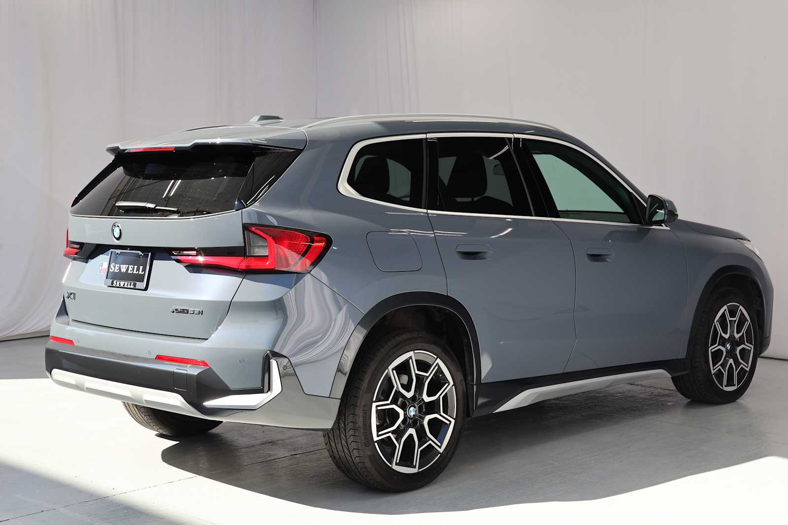 Used 2025 Storm Bay Metallic BMW xDrive28i image 7