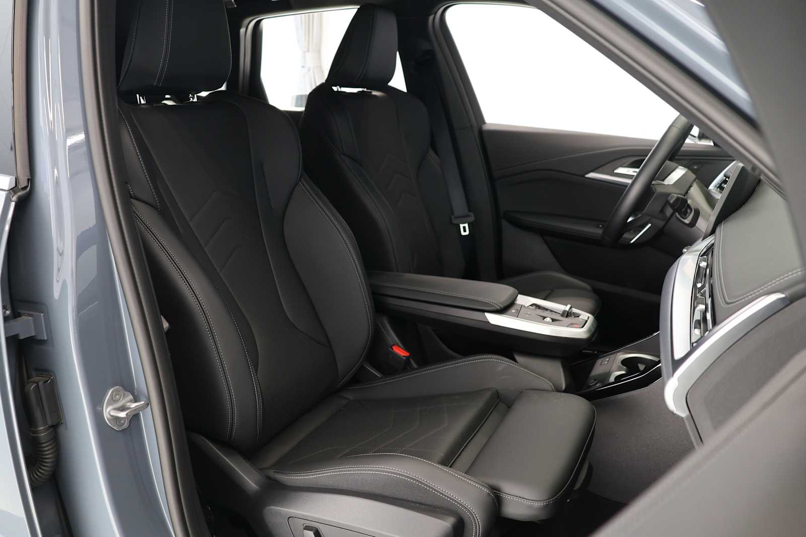 Used 2025 Storm Bay Metallic BMW xDrive28i image 13