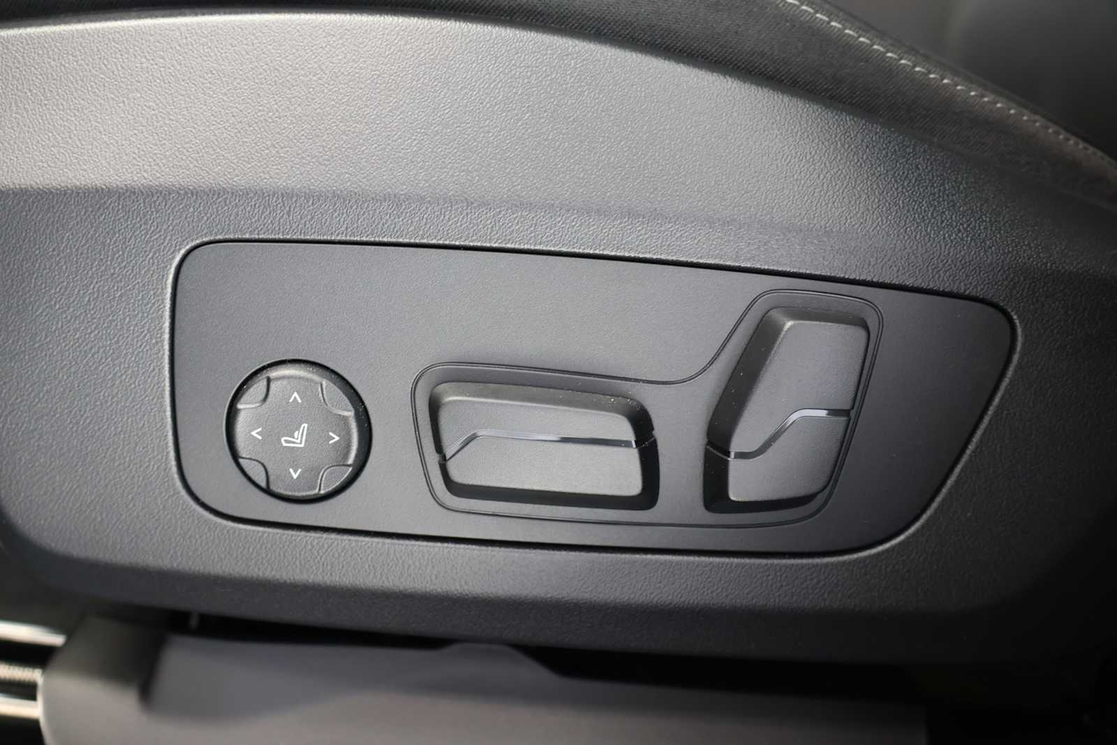 Used 2025 Storm Bay Metallic BMW xDrive28i image 12