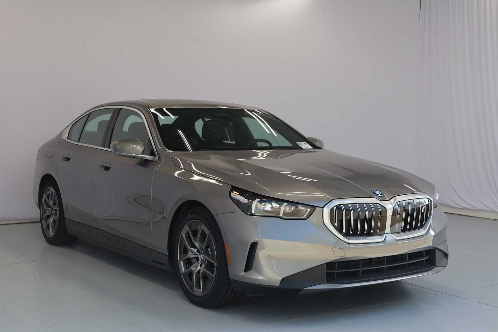 Certified Used 2024 Oxide Grey Met BMW eDrive40 image 4