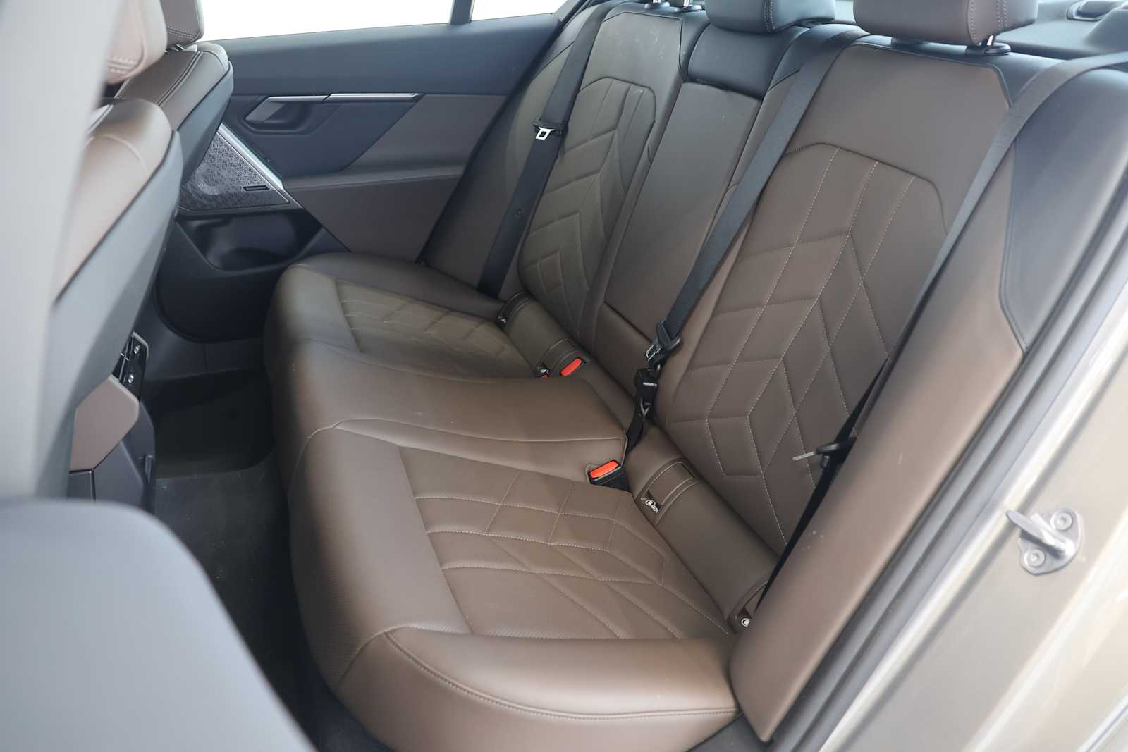Certified Used 2024 Oxide Grey Met BMW eDrive40 image 21
