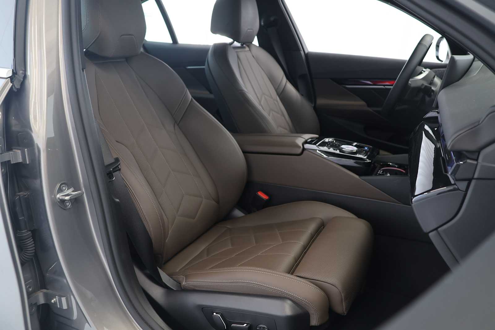 Certified Used 2024 Oxide Grey Met BMW eDrive40 image 16