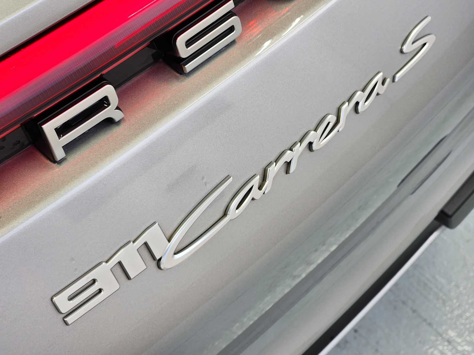 Used 2020 GT Silver Metallic Porsche Carrera S image 10