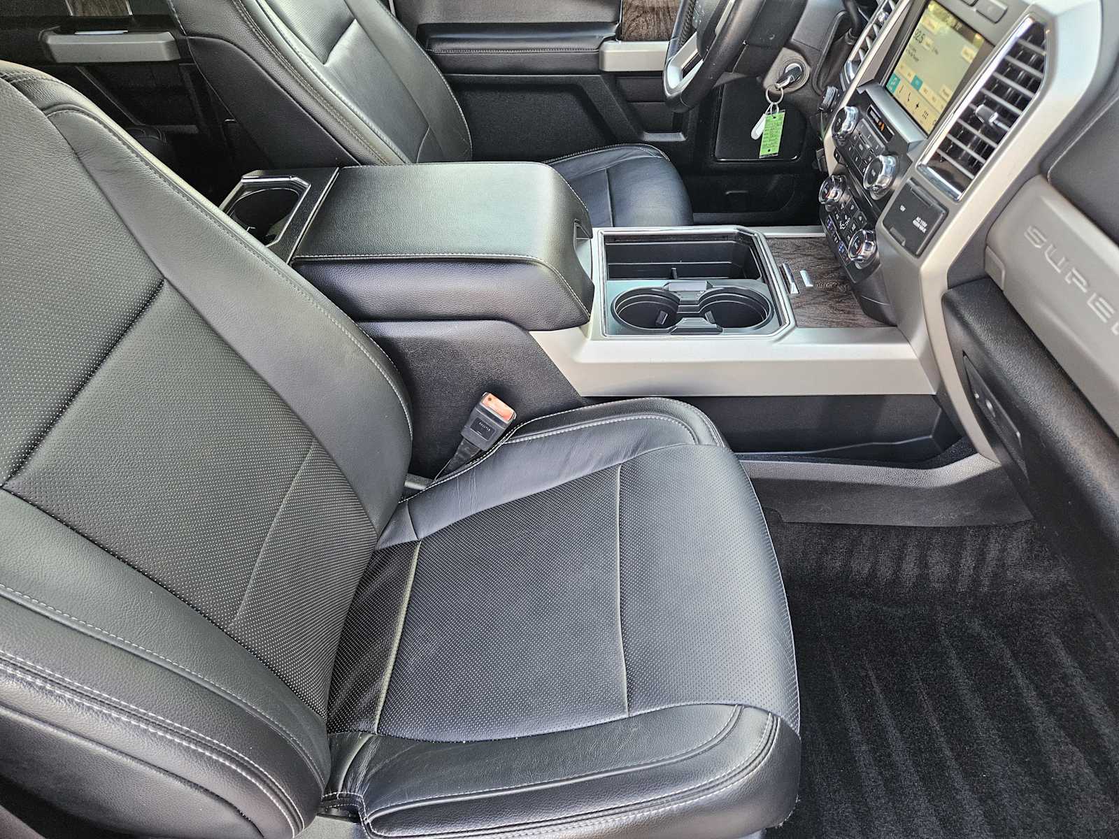 Used 2017 Oxford White/Magnetic Ford Lariat image 12