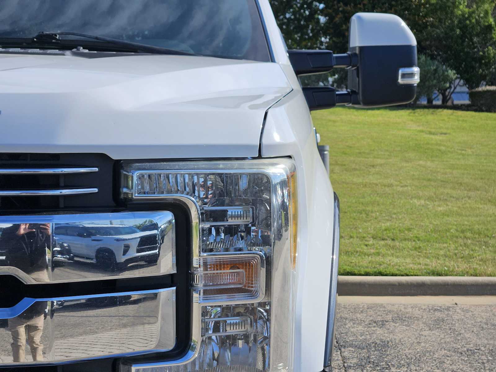 Used 2017 Oxford White/Magnetic Ford Lariat image 9