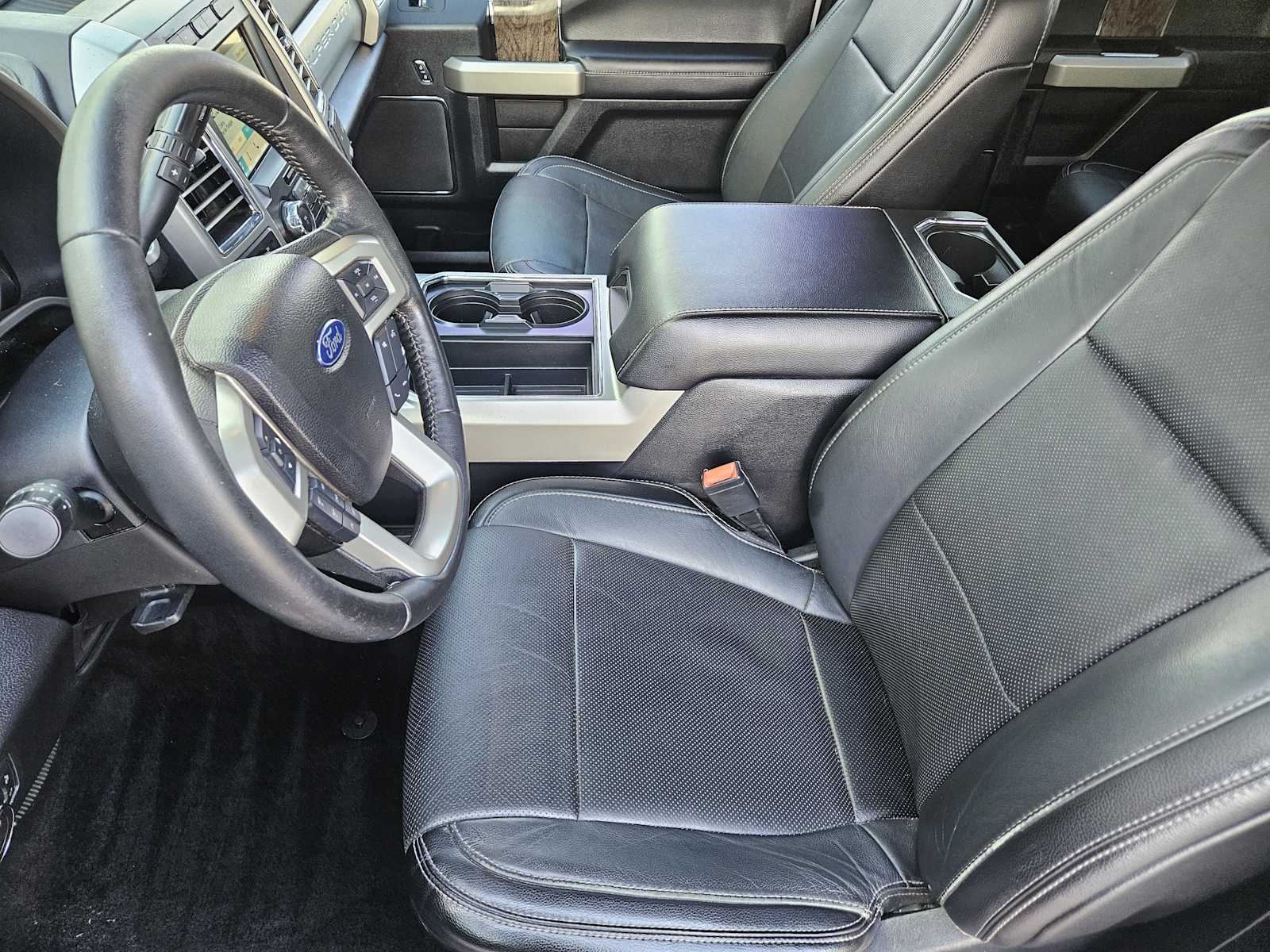 Used 2017 Oxford White/Magnetic Ford Lariat image 11