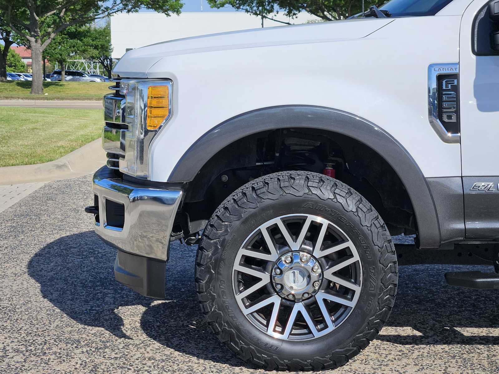 Used 2017 Oxford White/Magnetic Ford Lariat image 8