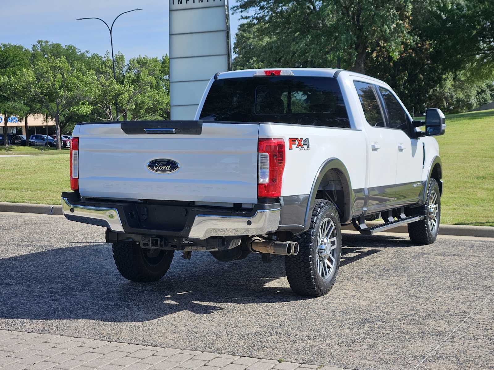 Used 2017 Oxford White/Magnetic Ford Lariat image 7