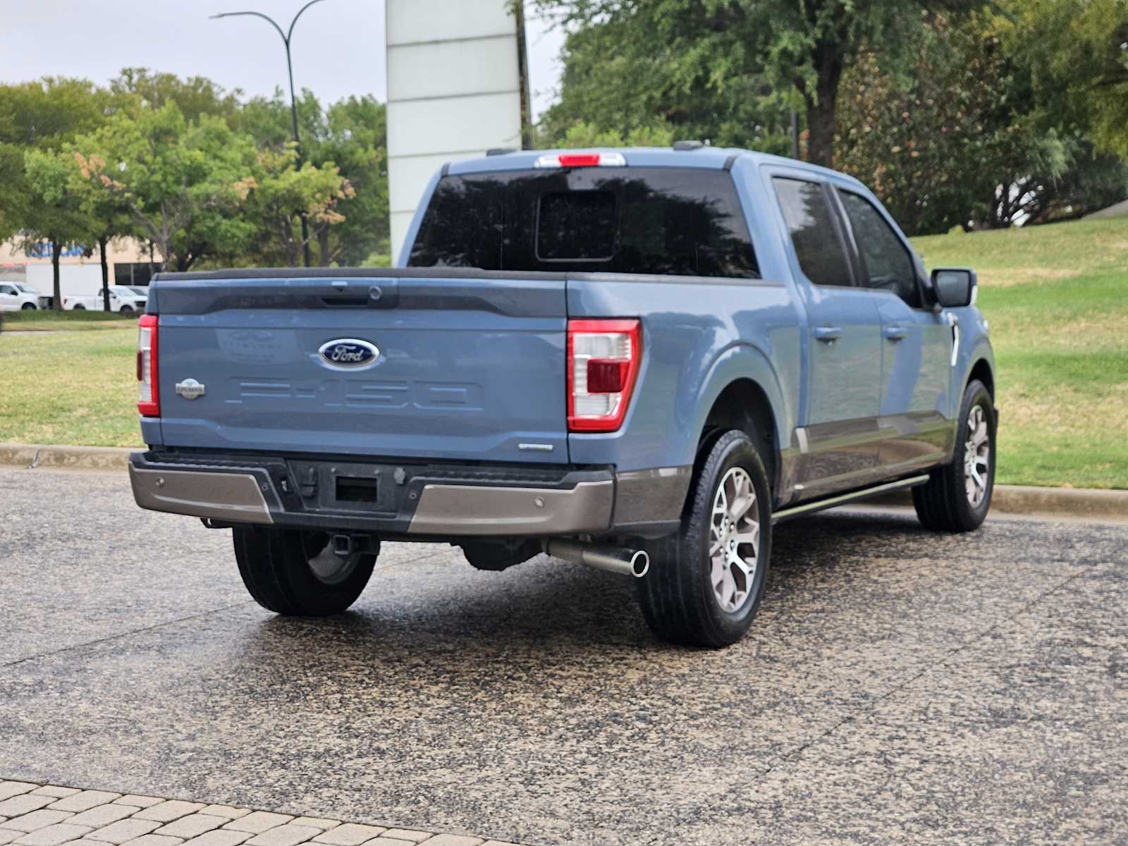 Used 2023 Azure Gray Metallic Tri-Coat/Stone Gray Ford King Ranch image 6