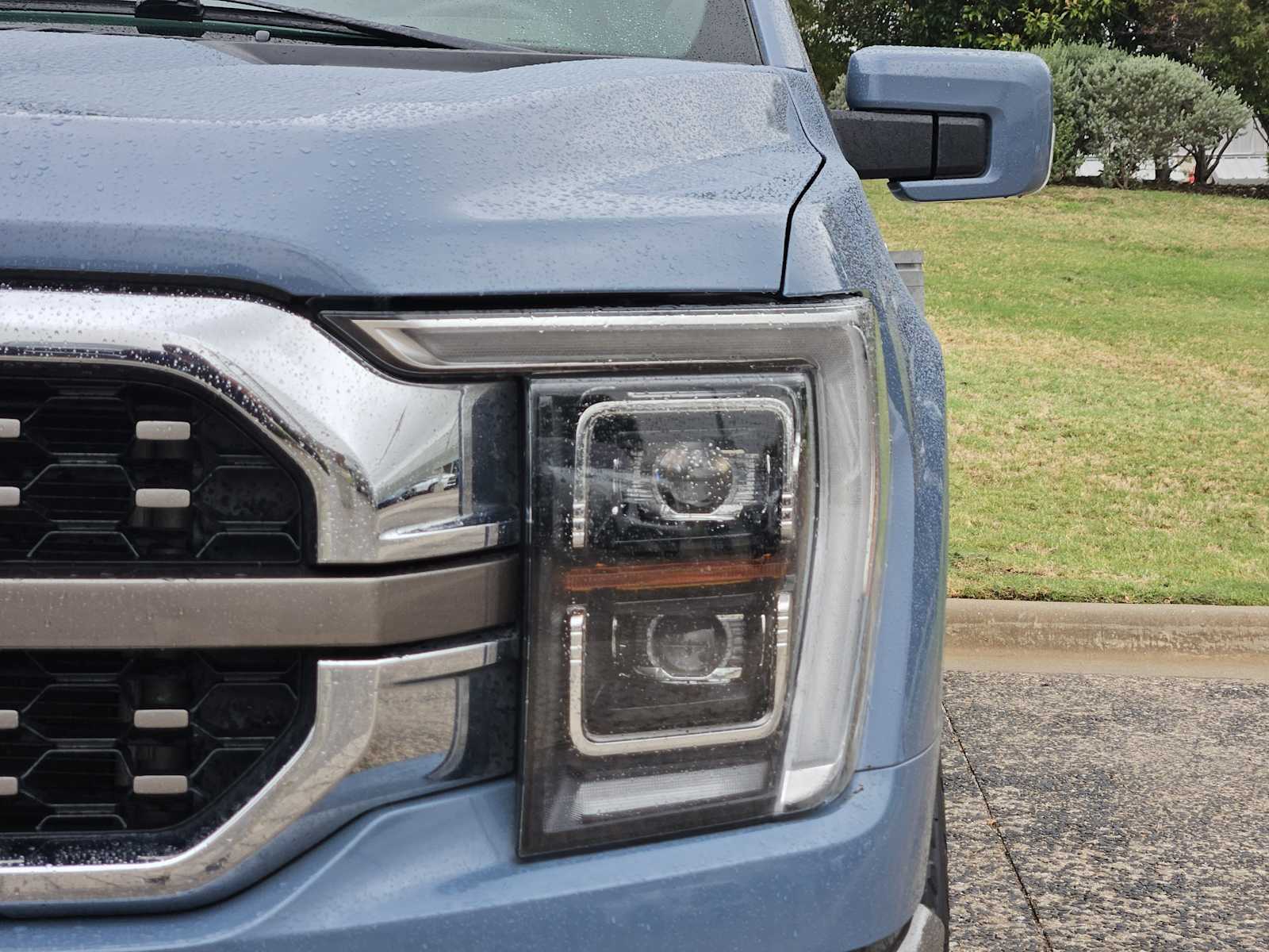 Used 2023 Azure Gray Metallic Tri-Coat/Stone Gray Ford King Ranch image 8