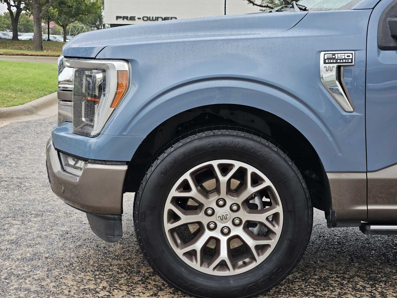 Used 2023 Azure Gray Metallic Tri-Coat/Stone Gray Ford King Ranch image 7