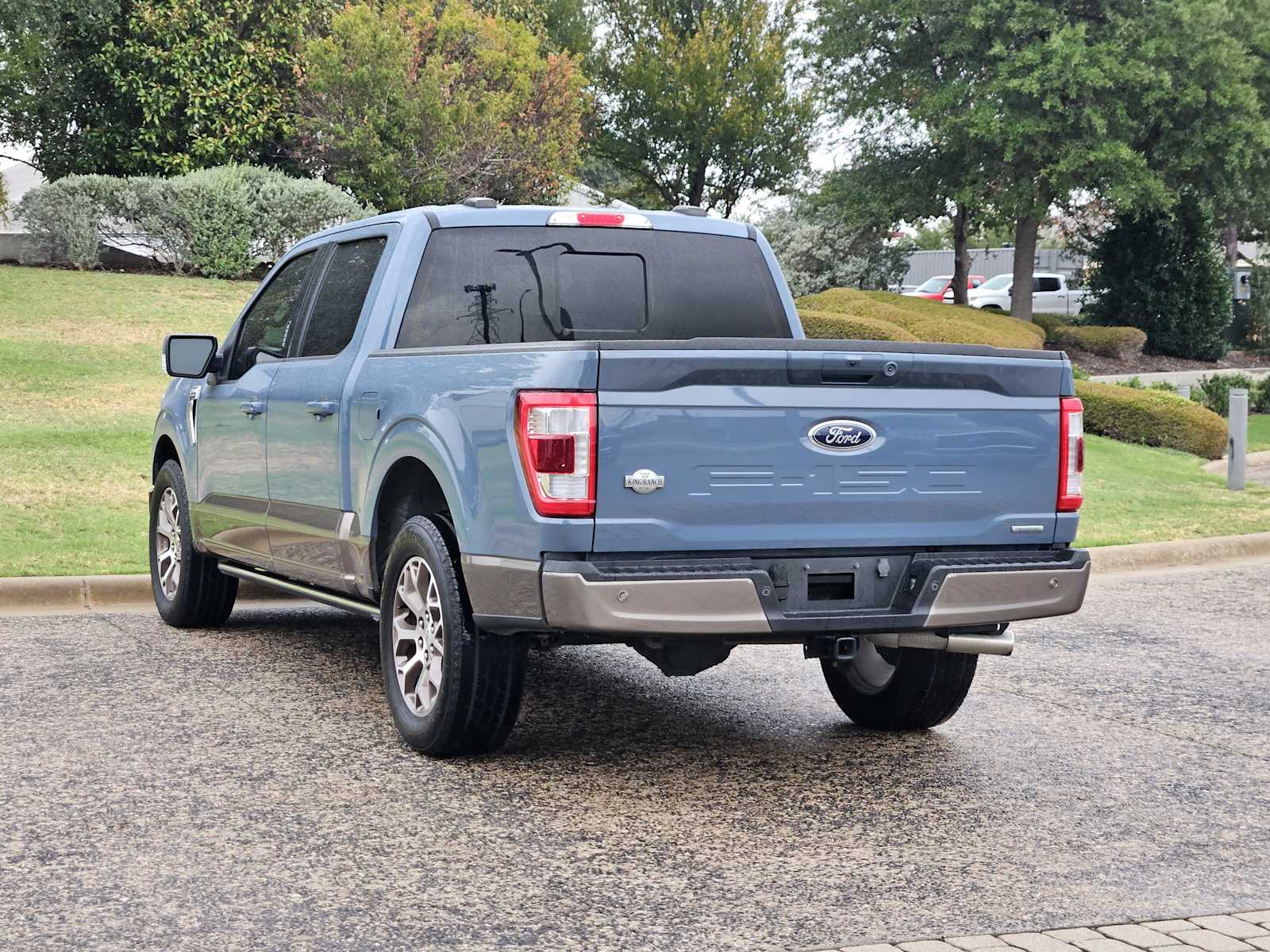 Used 2023 Azure Gray Metallic Tri-Coat/Stone Gray Ford King Ranch image 4