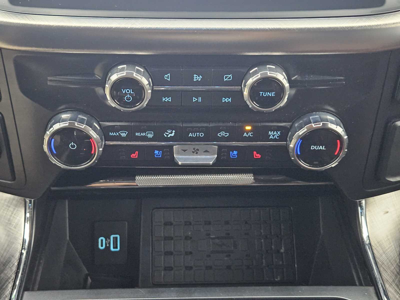Used 2023 Azure Gray Metallic Tri-Coat/Stone Gray Ford King Ranch image 15