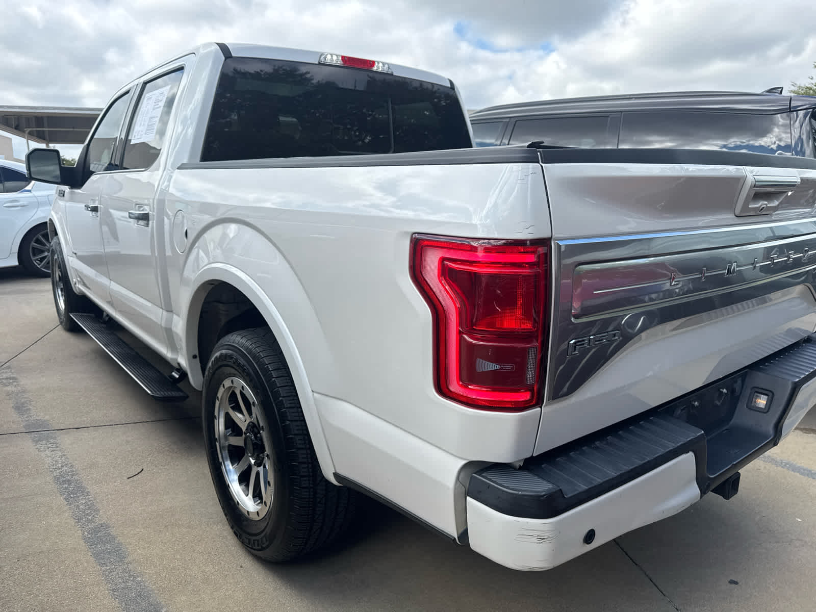 Used 2017 White Platinum Metallic Tri-Coat Ford Limited image 4